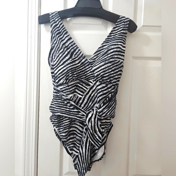 Raisins Curve Black Swimsuit Plus Size 14W One Piece White Zebra Print Side Tie - Picture 3 of 12